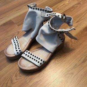 White wedged sandles
